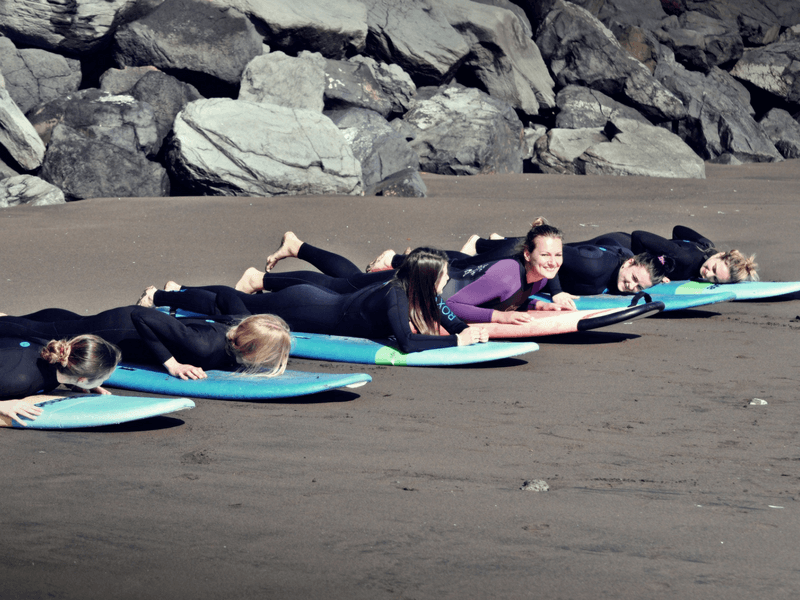 Gran Canaria Girls Surf Camps lekcja surfingu